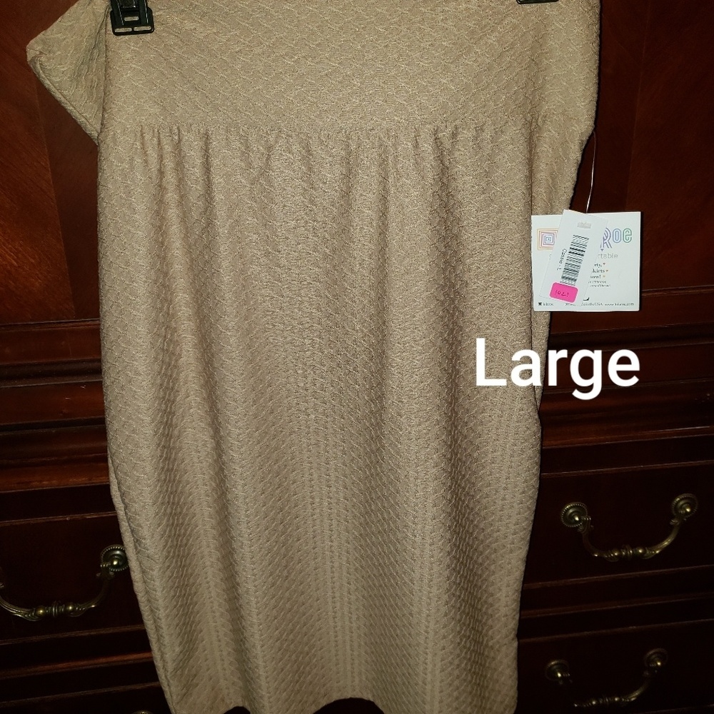 NWT Lularoe Cassie Skirt